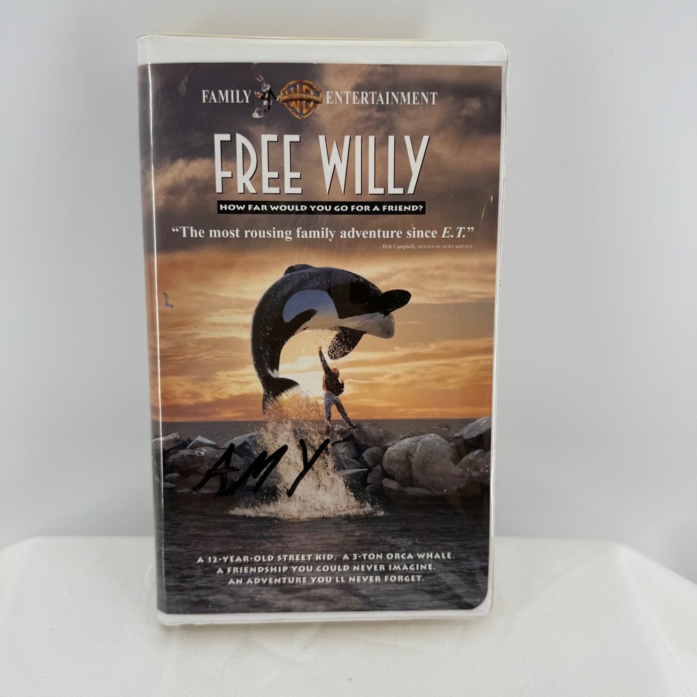 Free Willy VHS Tape 1993 Family Entertainment Vtg Collectible Movie Clamshell‎